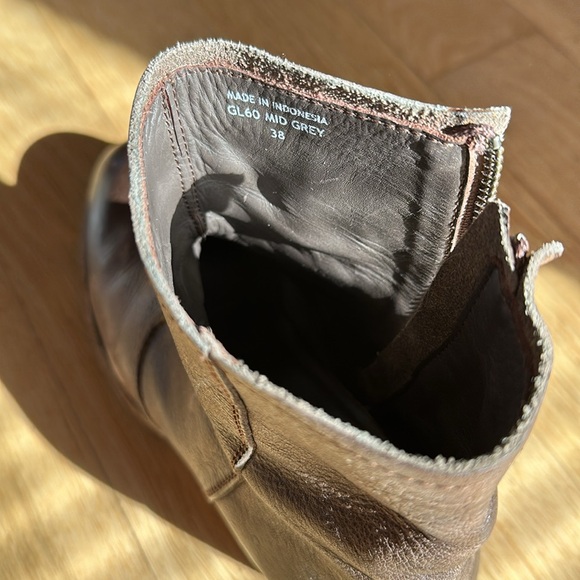 EUC distressed leather ankle boots - Picture 5 of 8